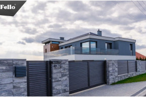 Wąska działka i brama dwuskrzydłowa. Czy furtka naprawdę oszczędza miejsce?