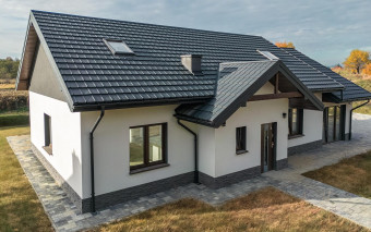 Orynnowanie dachu. Rura spustowa na środku czy w narożniku - co odprowadzi dwa razy więcej wody?