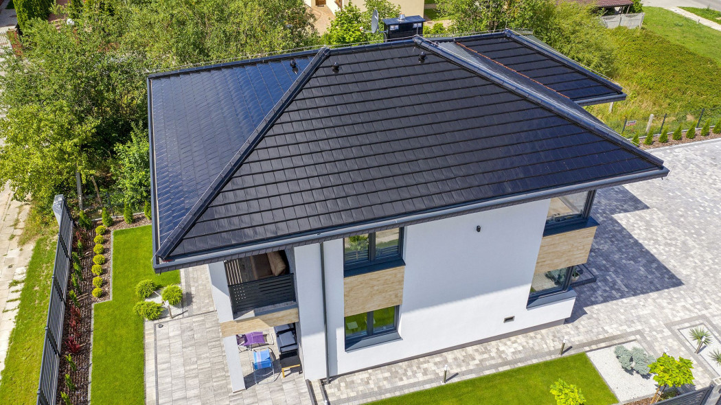 SIMPLA marki swissporTON - płaska dachówka ceramiczna w służbie współczesnej architektury