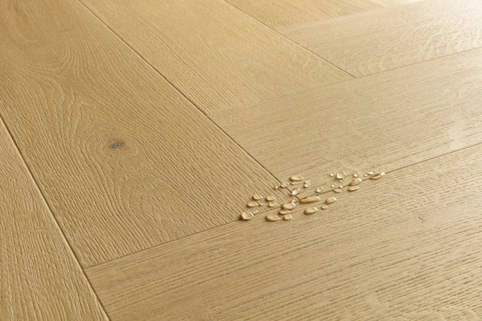 Wszystkie panele laminowane marki Quick-Step są w 100% odporne na wodę