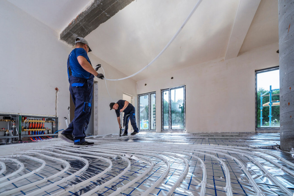 układanie rur podłogówki