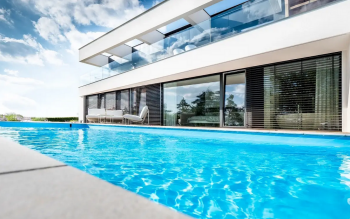 Lekkość, trwałość, energooszczędność: Jak aluminium zmienia podejście Polaków do materiałów budowlanych?