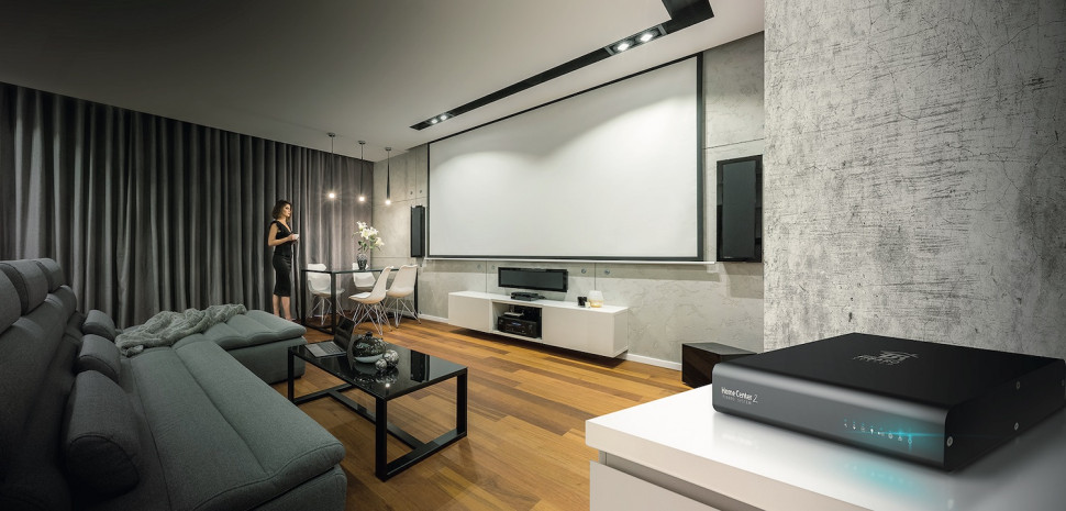 scena do oglądania tv - sterowanie oświetleniem w domu