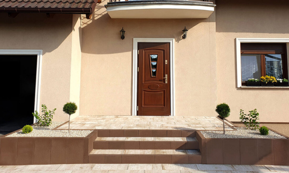 Palisady Impari doskonale nadają się do wykańczania brzegów schodów zewnętrznych