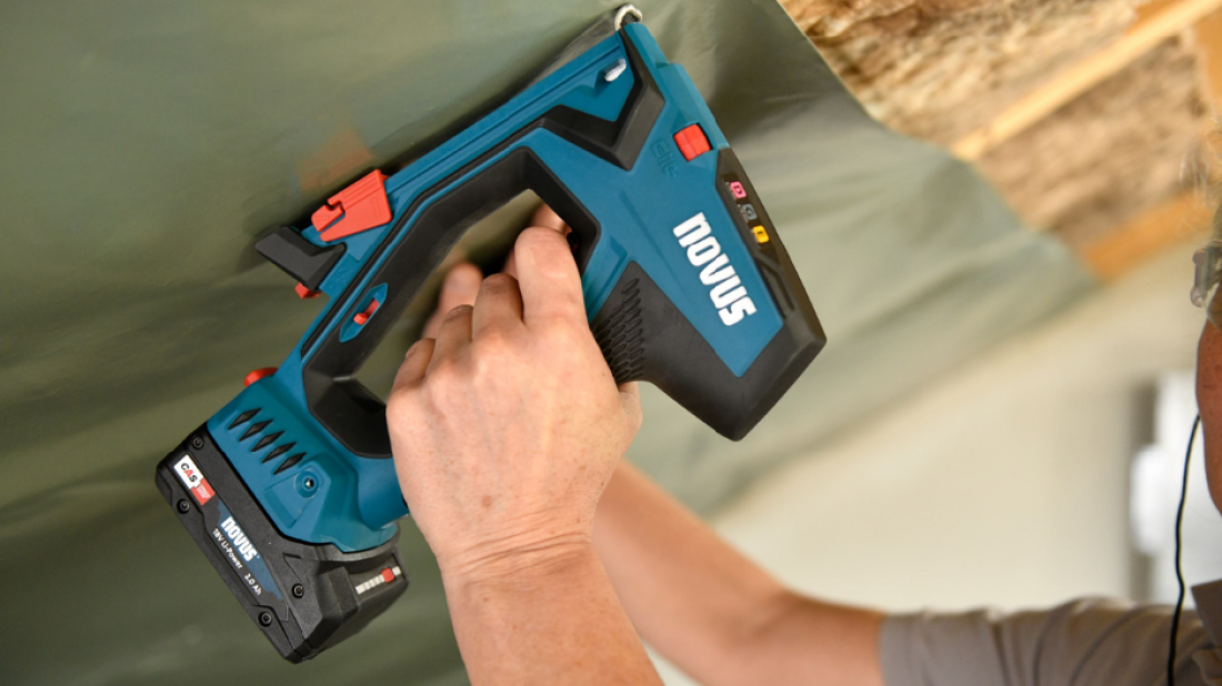 Mobilność i precyzja w jednym: nowe zszywacze akumulatorowe Novus J-550 i J-551 Mobilność i precyzja w jednym: nowe zszywacze akumulatorowe Novus J-550 i J-551