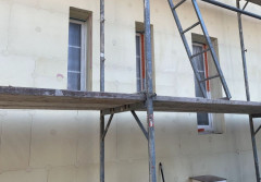 Płyty PIR na elewacji - o ile cieńsza może być izolacja w ETICS?