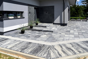 Podjazd i taras z kostki brukowej: TOP kolory i połączenia, które działają