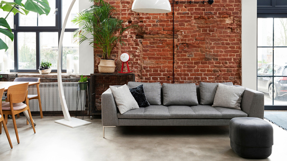 Kolory ścian w stylu loft: szarości, cegła, czerń i… odwaga Kolory ścian w stylu loft: szarości, cegła, czerń i… odwaga