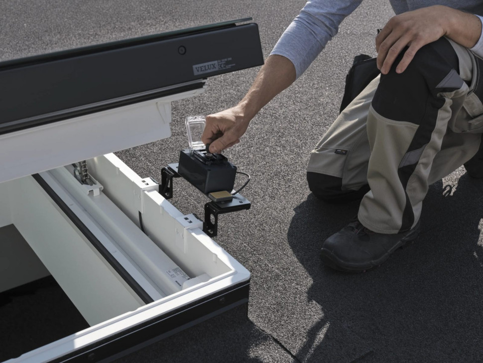 Bezpieczeństwo użytkownika rozwiązano dwutorowo: od środka i na zewnątrz zamontowano zestaw bezpieczeństwa sterowany kluczykiem.