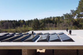 Dach pod fotowoltaikę. Jak przygotować konstrukcję i izolację krok po kroku?