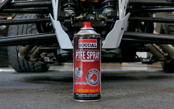 Zabezpiecz ogród na zimę w 30 minut: dwa spraye, zero rdzy i pęknięć