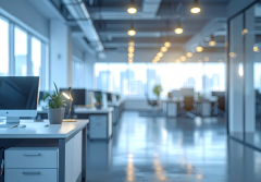 Przestrzeń biurowa, która buduje wyniki: Jak inteligentne osłony zmieniają codzienną pracę?