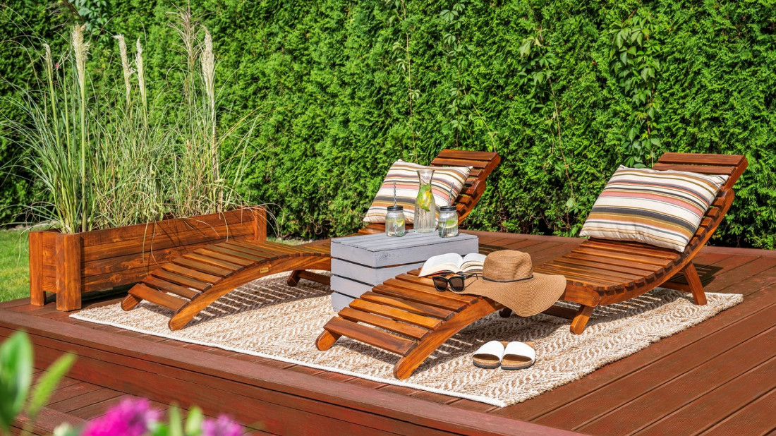 Drewno w ogrodzie może wyglądać dobrze nawet przez 9 lat. Jest na to jeden sposób