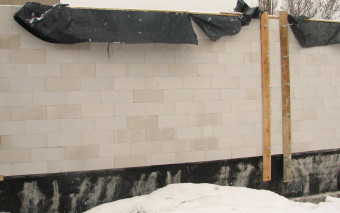 Czy murowanie jest możliwe w temperaturze poniżej 0°C? Komentuje kierownik budowy