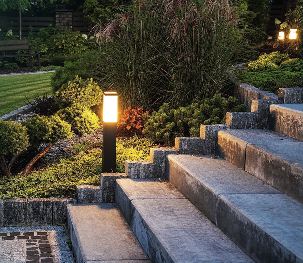 oświetlenie ogrodu i schodów