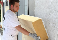 Modernizujesz fasadę: czy warto wybrać płyty z włókna drzewnego zamiast styropianu?