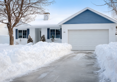 Zima kontra brama garażowa - sprawdzone metody na bezawaryjną pracę