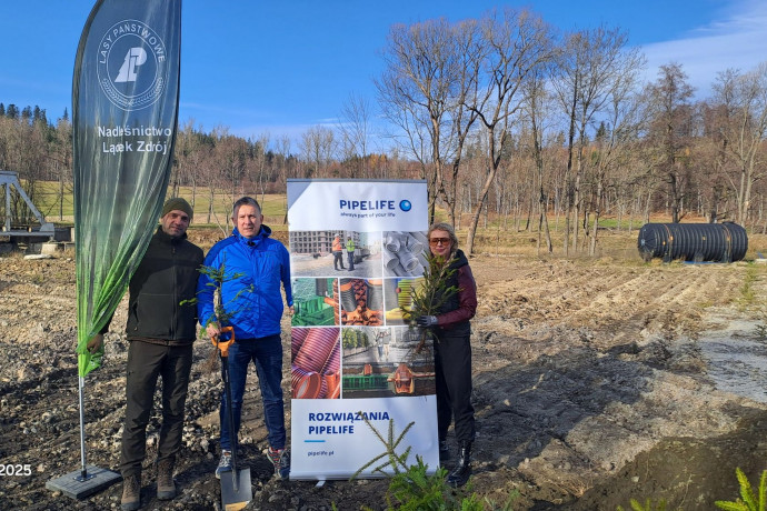 Pipelife pomaga odbudować zniszczoną szkółkę leśną w Lądku-Zdroju. Rok po powodzi rusza nowe życie