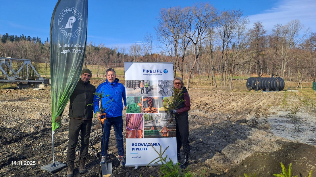 Pipelife pomaga odbudować zniszczoną szkółkę leśną w Lądku-Zdroju. Rok po powodzi rusza nowe życie