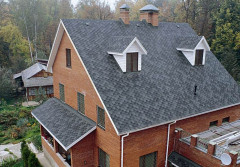 Jak wybrać odpowiedni kolor gontu bitumicznego?