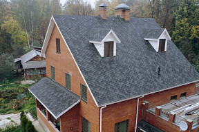 Jak wybrać odpowiedni kolor gontu bitumicznego?