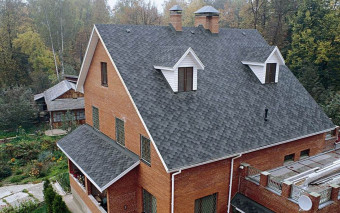 Jak wybrać odpowiedni kolor gontu bitumicznego?