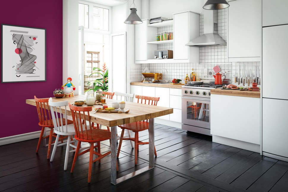 Ściana w jadalni w kolorze Burgundy z palety Beckers Designer Colour