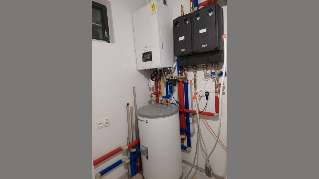 Kocioł gazowy De Dietrich Virtuens Smart w domu 200 m2 - case study Warszawa