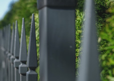 Takie ogrodzenia będą zakazane. Nowe prawo budowlane 2026 