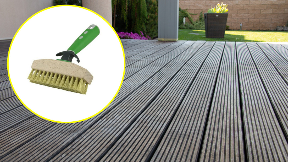 Czym czyścić deski ryflowane? Specjalną szczotka, która nie niszczy drewna!