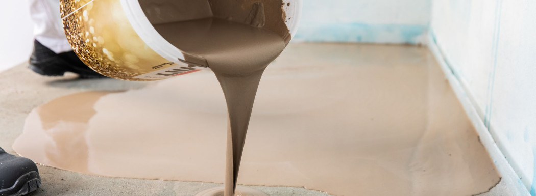 Solidne podstawy to pierwszy krok do idealnej podłogi. Odkryj masy samopoziomujące Baumit Nivello