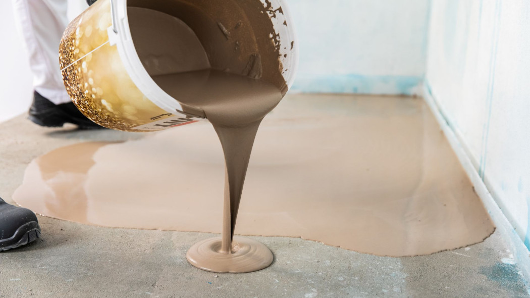 Solidne podstawy to pierwszy krok do idealnej podłogi. Odkryj masy samopoziomujące Baumit Nivello