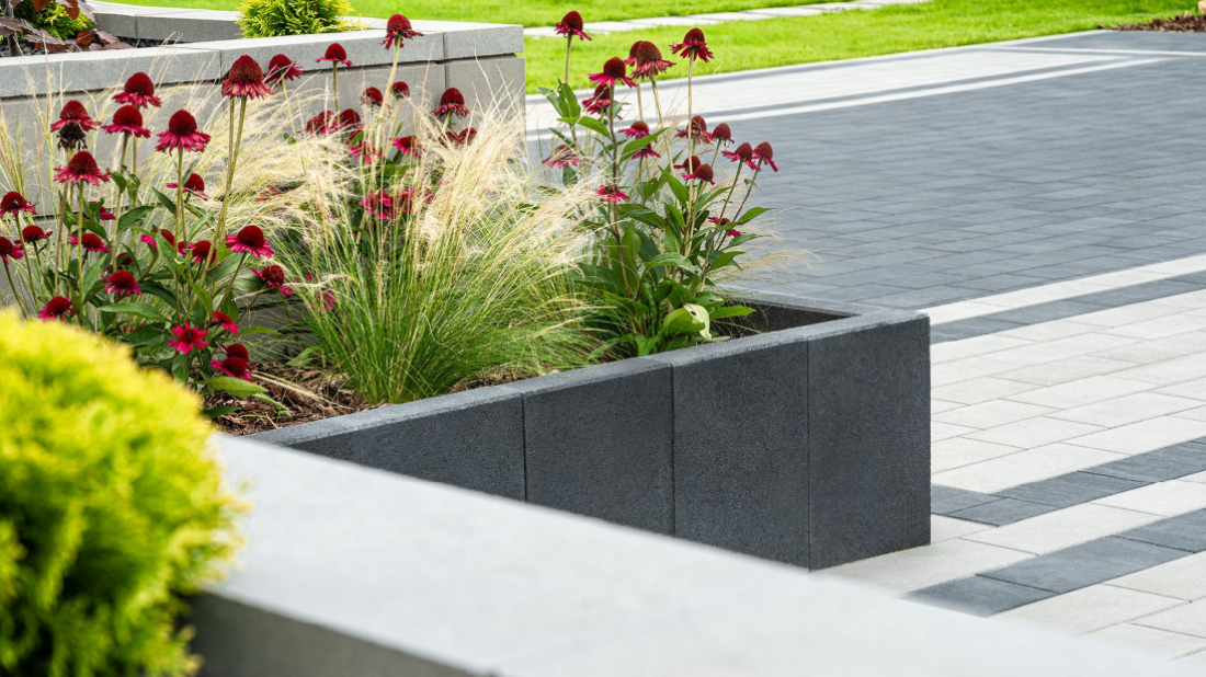 Palisada Impari Bianco - mały detal, duża zmiana w ogrodzie