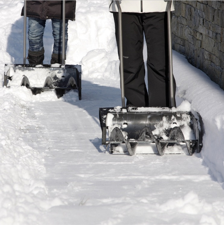 zgarniacz do śniegu z pługiem