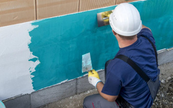 Hydroizolacja fundamentów: porównanie izolacji reaktywnych, bitumicznych i FPO