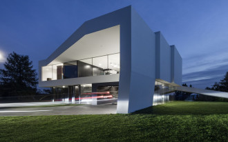 Inteligentny dom to nie gadżet - to Twój niewidzialny zarządca. Zobacz, jak technologia KNX realnie ułatwia życie