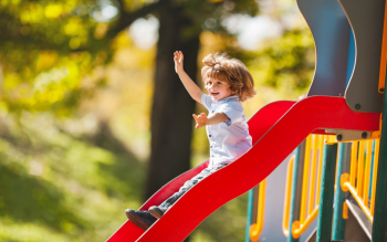 Nie tylko do mebli: Sklejka - jeden materiał, wiele zastosowań