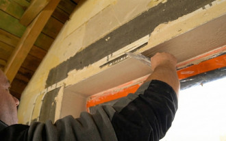 Jak poprawnie wykończyć drzwi i okna po wymianie?