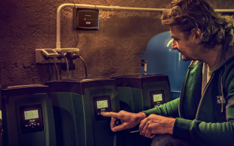 Jak aplikacje i inteligentne sterowanie pompami zmieniają komfort korzystania z wody w domu?