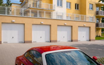 Wymiana okien w bloku: Jak zaplanować inwestycję, by realnie obniżyć rachunki?