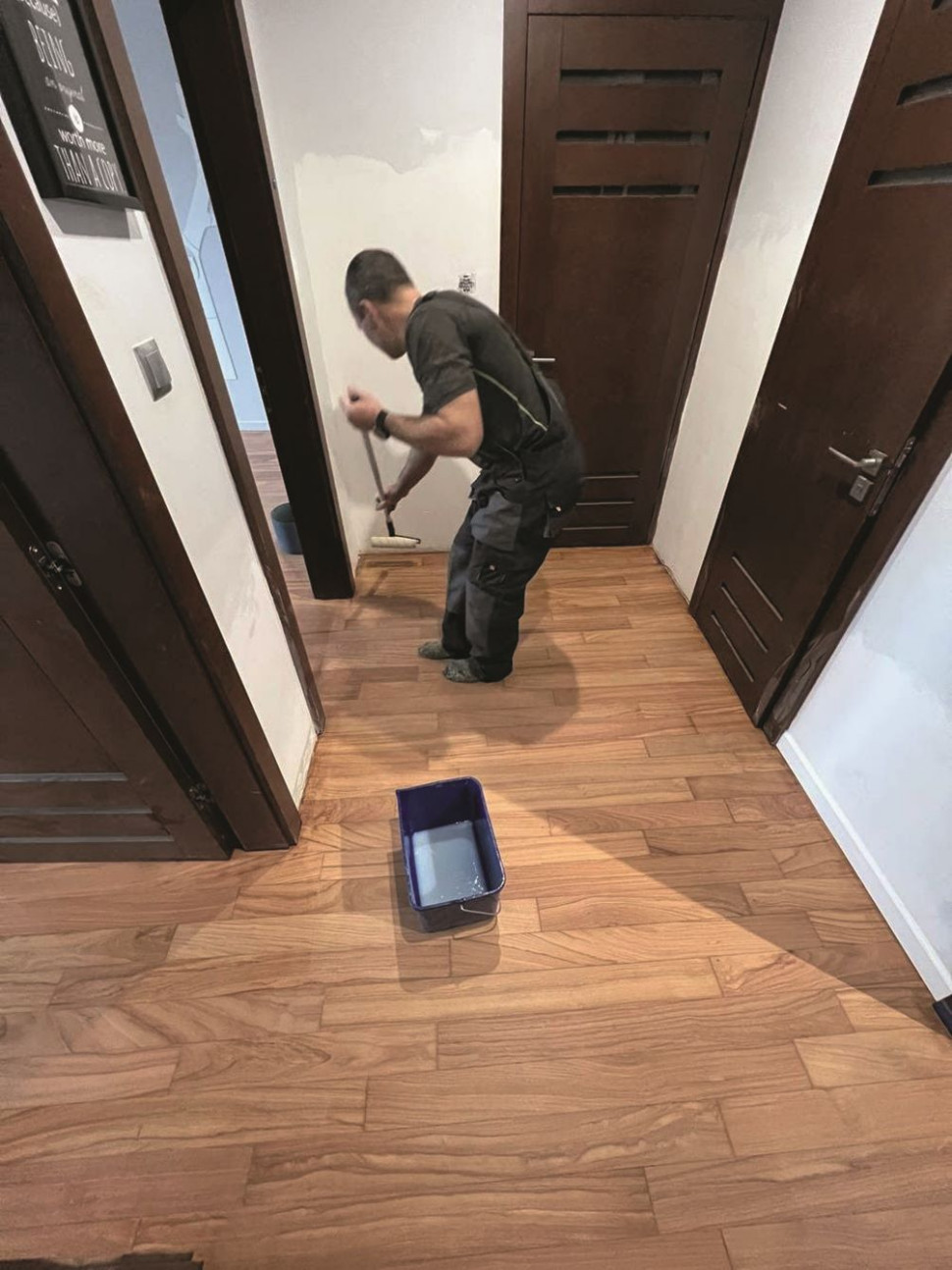 lakierowanie podłogi w domu