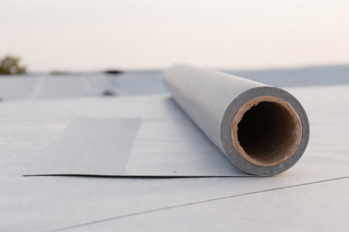 Nowoczesne technologie w izolacji dachów płaskich: Co naprawdę daje najlepszy efekt?