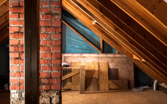 Adaptacja poddasza od podstaw. Te 4 rzeczy decydują o kosztach i zakresie prac