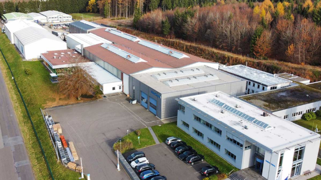 SIEGENIA uruchamia nową halę w Hermeskeil. Rusza produkcja progów GFK dla COMFORT UNIT