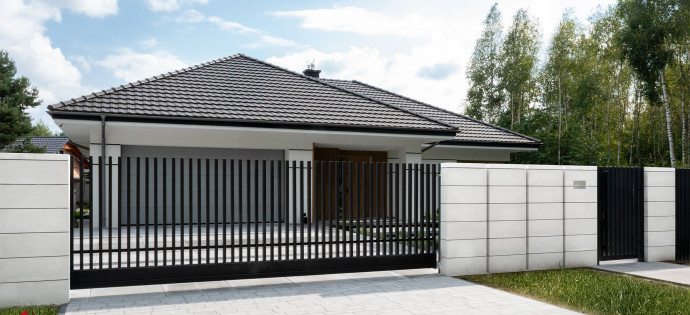 Ogrodzenia i mała architektura. Sztuka aranżacji zewnętrznej przestrzeni - inspiracje i pomysły