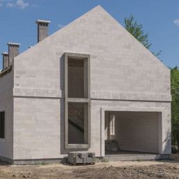 Ściany zewnętrzne: nie materiał, tylko te detale decydują o trwałości domu