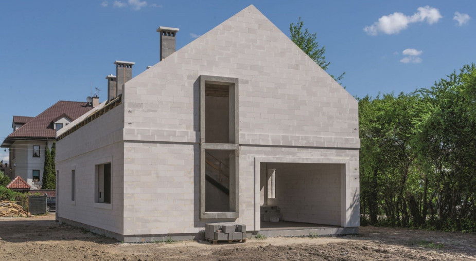 Ściany zewnętrzne: nie materiał, tylko te detale decydują o trwałości domu