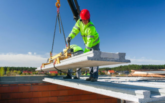 Czy warto wybrać strop panelowy i ile kosztuje? Zalety i cena stropu panelowego smart