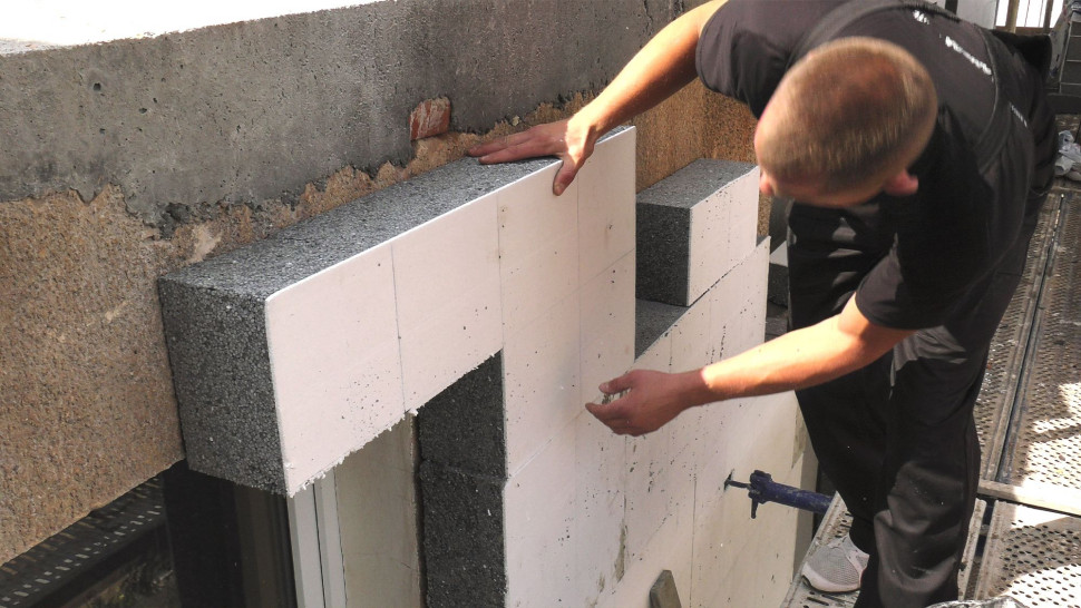 Podczas montowania płyt swissporLAMBDA WHITE osłony zacieniające nie są potrzebne