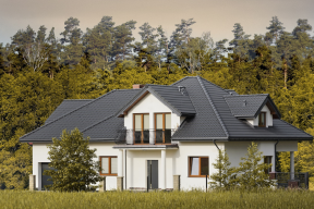 Na co zwrócić uwagę wybierając dachówki ceramiczne i betonowe?